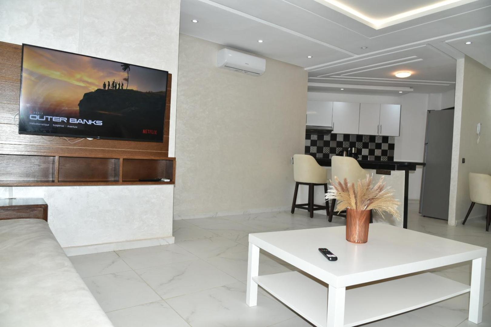 Bright 3-Br In Heart Of Kenitra-Perfect Summer Stay With Parking! Buitenkant foto